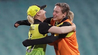 Ellyse Perry and Delissa Kimmince