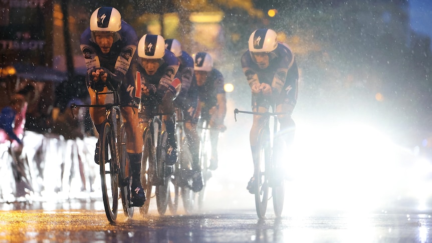 Remco Evenepoel, champion en titre de la Vuelta a España, dénonce les conditions de conduite lors de la première étape