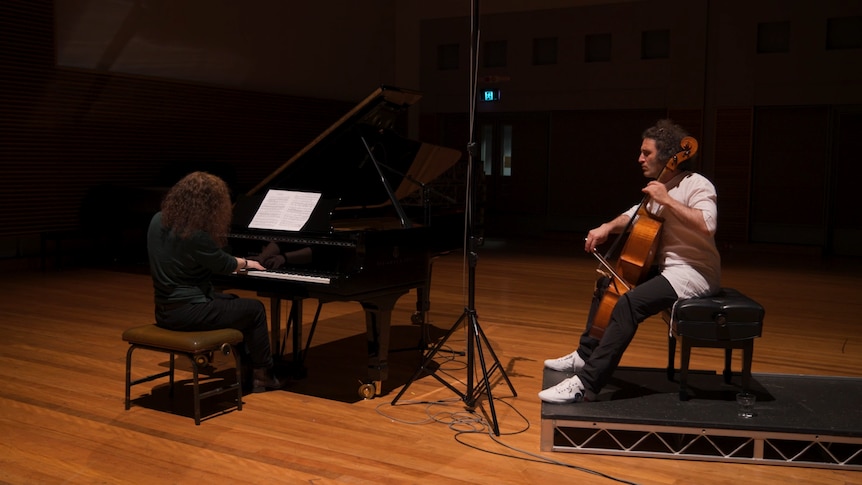Tamara-Anna Cislowska and Nicholas Altstaedt recording together in ABC Ultimo.