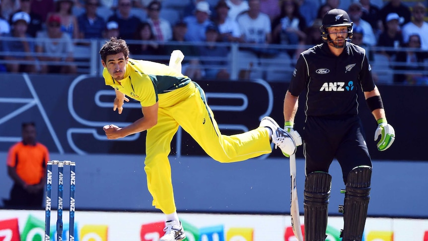Mitchell Starc bowls against New Zealand