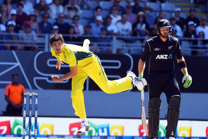 Mitchell Starc bowls against New Zealand