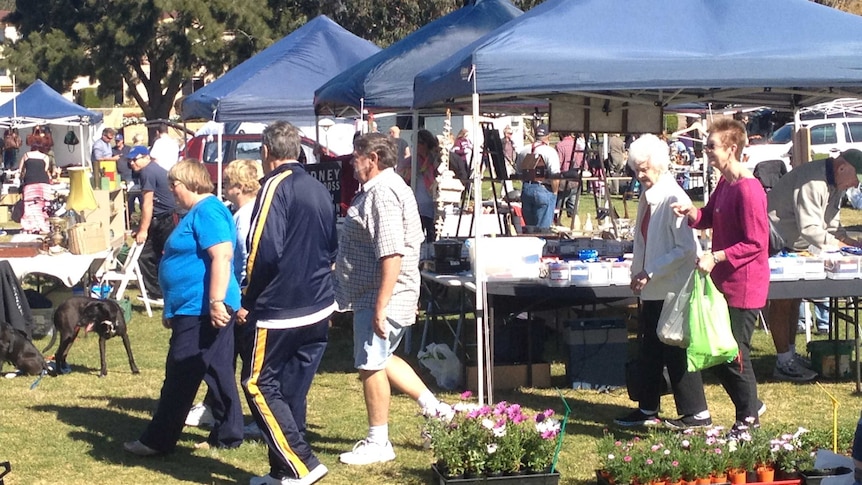 Stallholders and visitors at the markets in Batemans Bay are more than happy to talk politics.