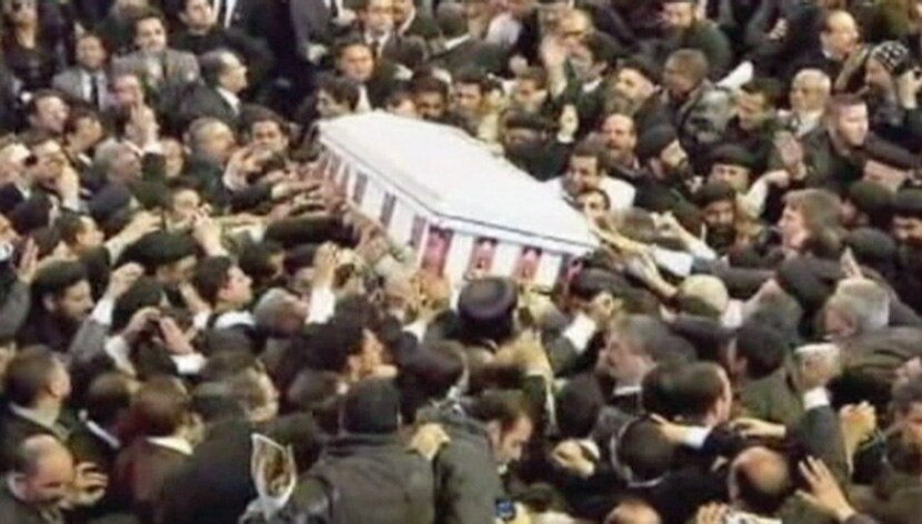 Thousands Attend Mass To Farewell Coptic Pope Abc News