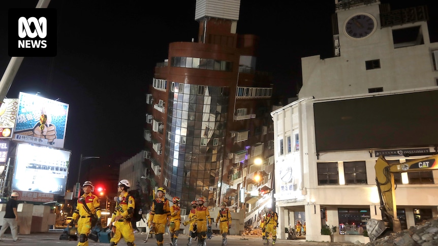 The strongest earthquake in 25 years hits Taiwan, killing 10 people and stranding dozens