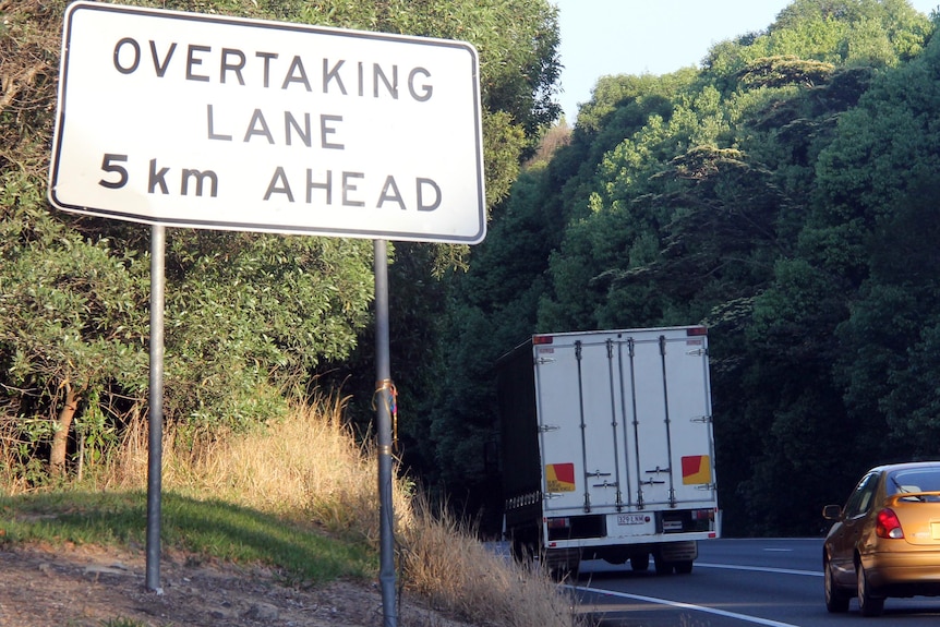Overtaking lane sign.