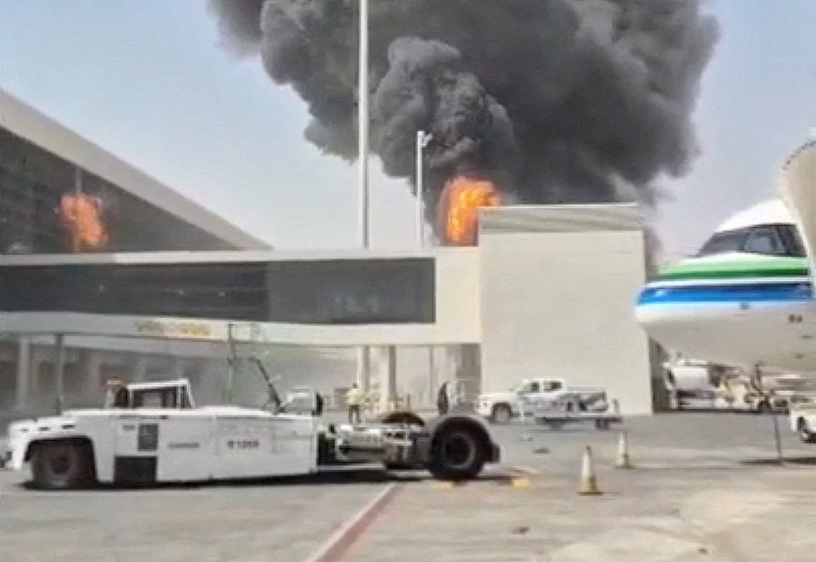 Australians in Riyadh told to shelter as Saudis and Houthis trade attacks