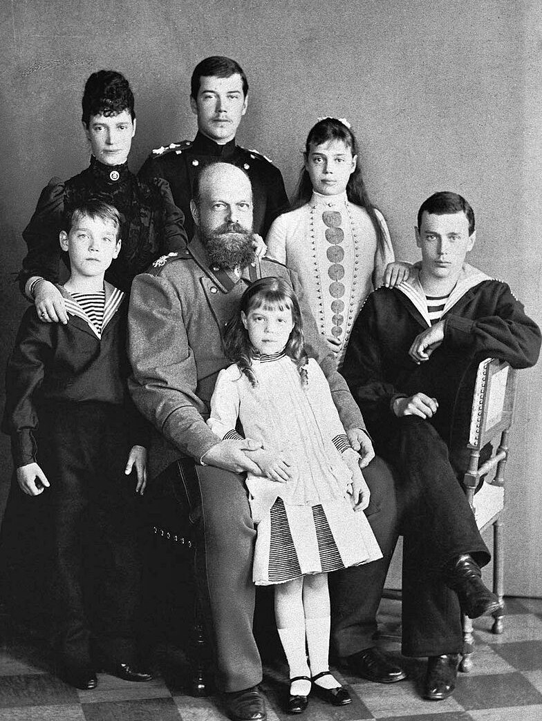 Black and white photo of the Russian royal family.