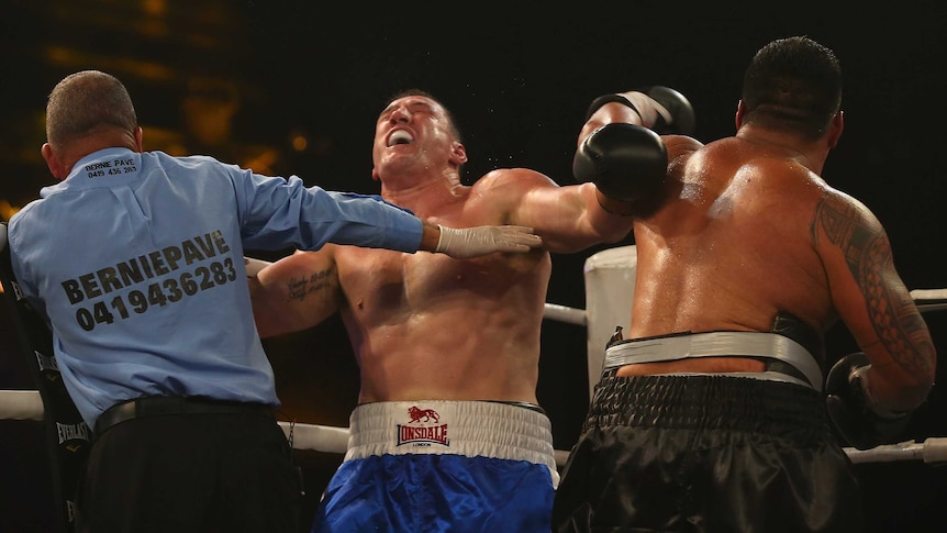 Gallen wins boxing debut