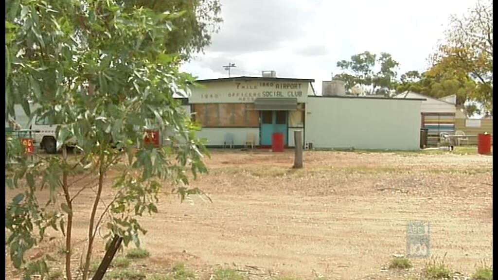 Fleeing family arrives back in Yuendumu - ABC News