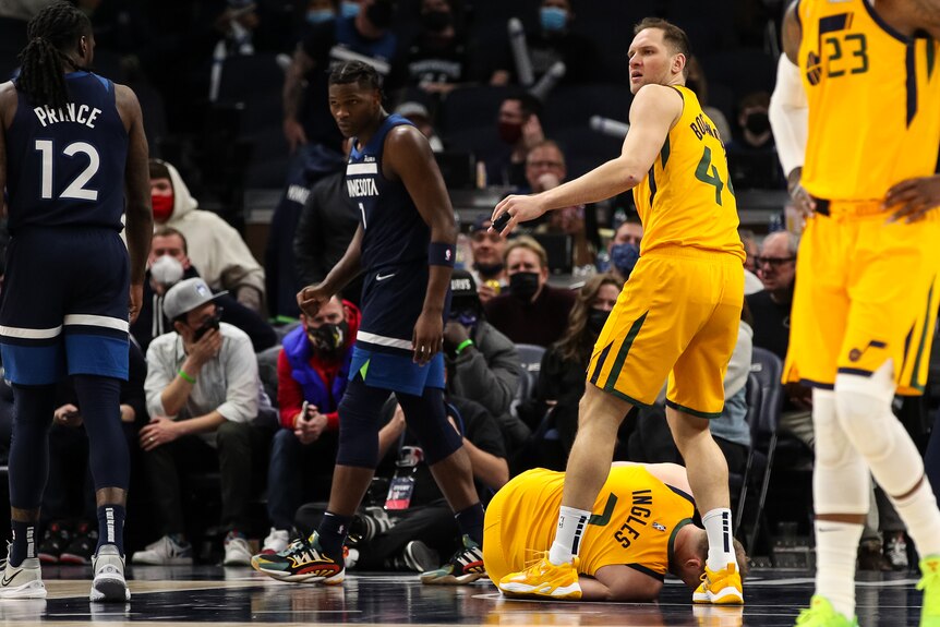 Joe Ingles' debut approaches, as does a tipping point - Brew Hoop