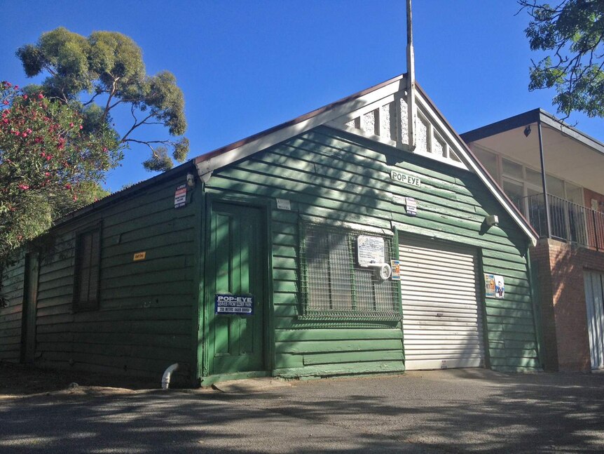 Pop-eye boat shed near the Torrens