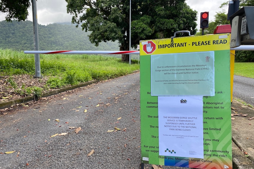 A notice at the entrance to a gorge informing visitors that the site is closed.
