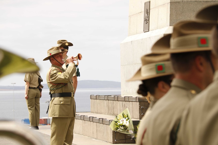 Remembrance Day Hobart last post 2015