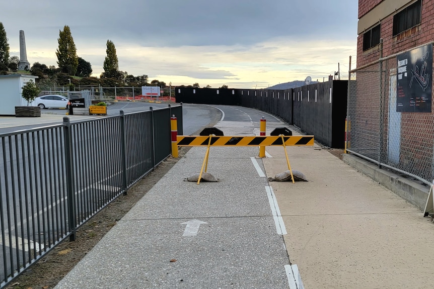 Closed bicycle path.