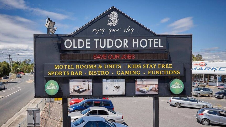 Olde Tudor Hotel in Launceston