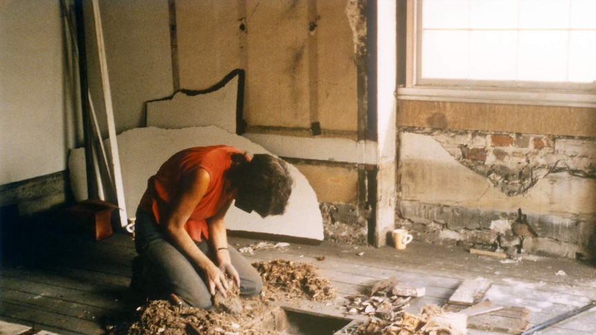 Archaeologist digs up beneath the floorboards Hyde Park Barracks