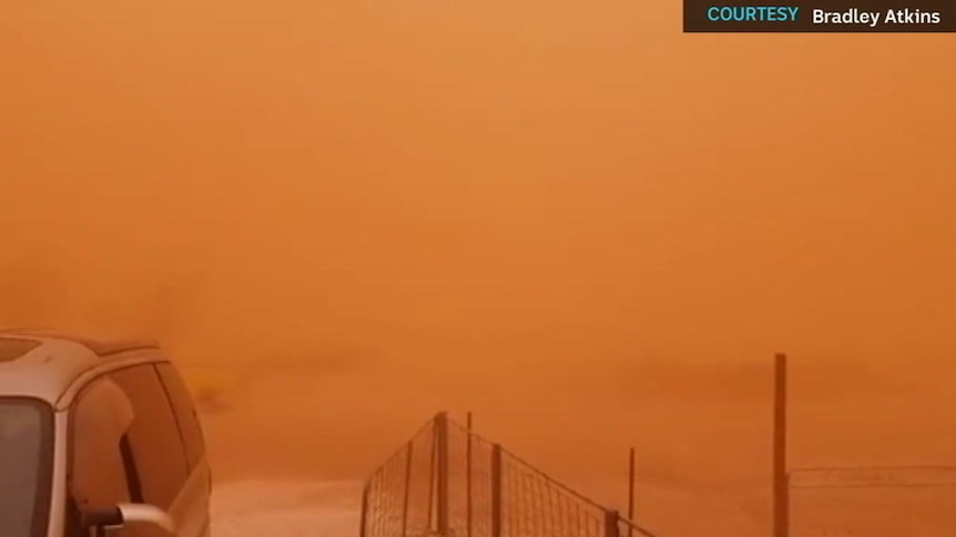 Dust storm in White Cliffs