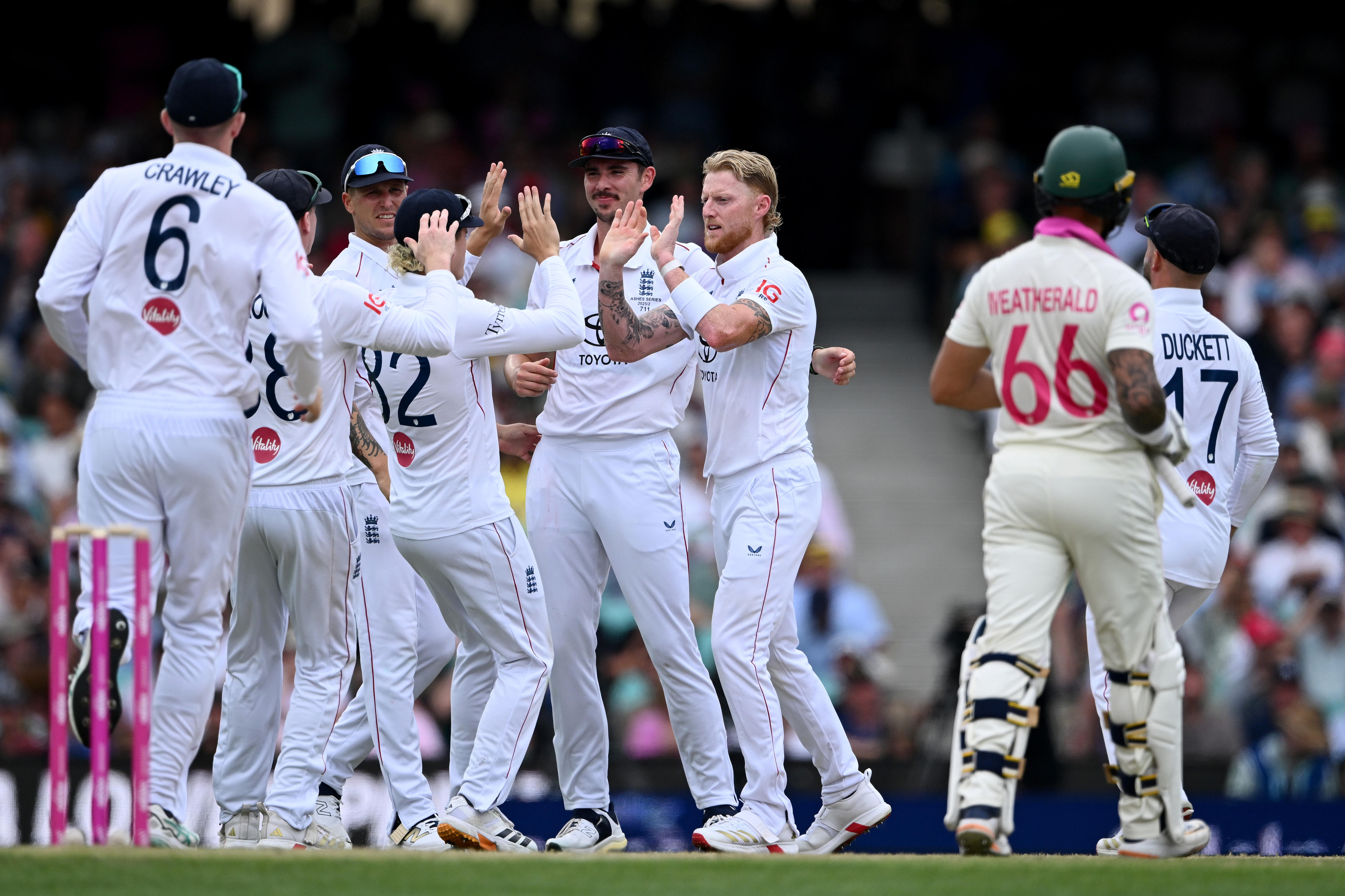 Live: Stokes removes Weatherald after solid opening partnership