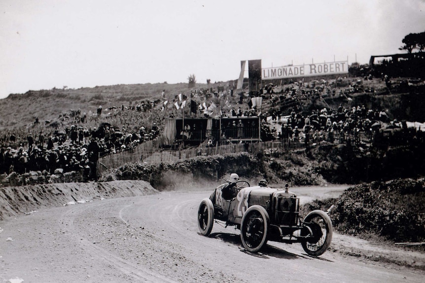 Delage racing in 1914.