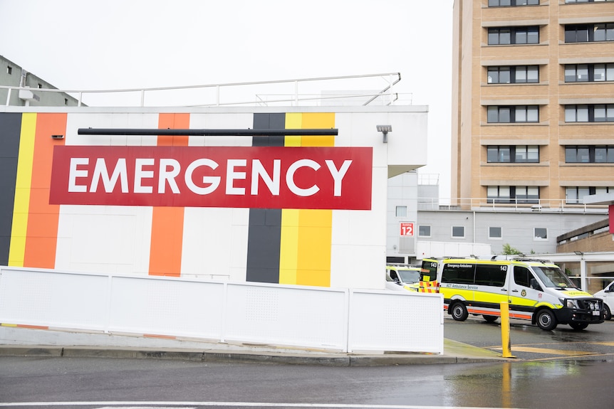 A hospital emergency sign