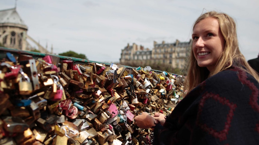 Love locks in Paris will be removed