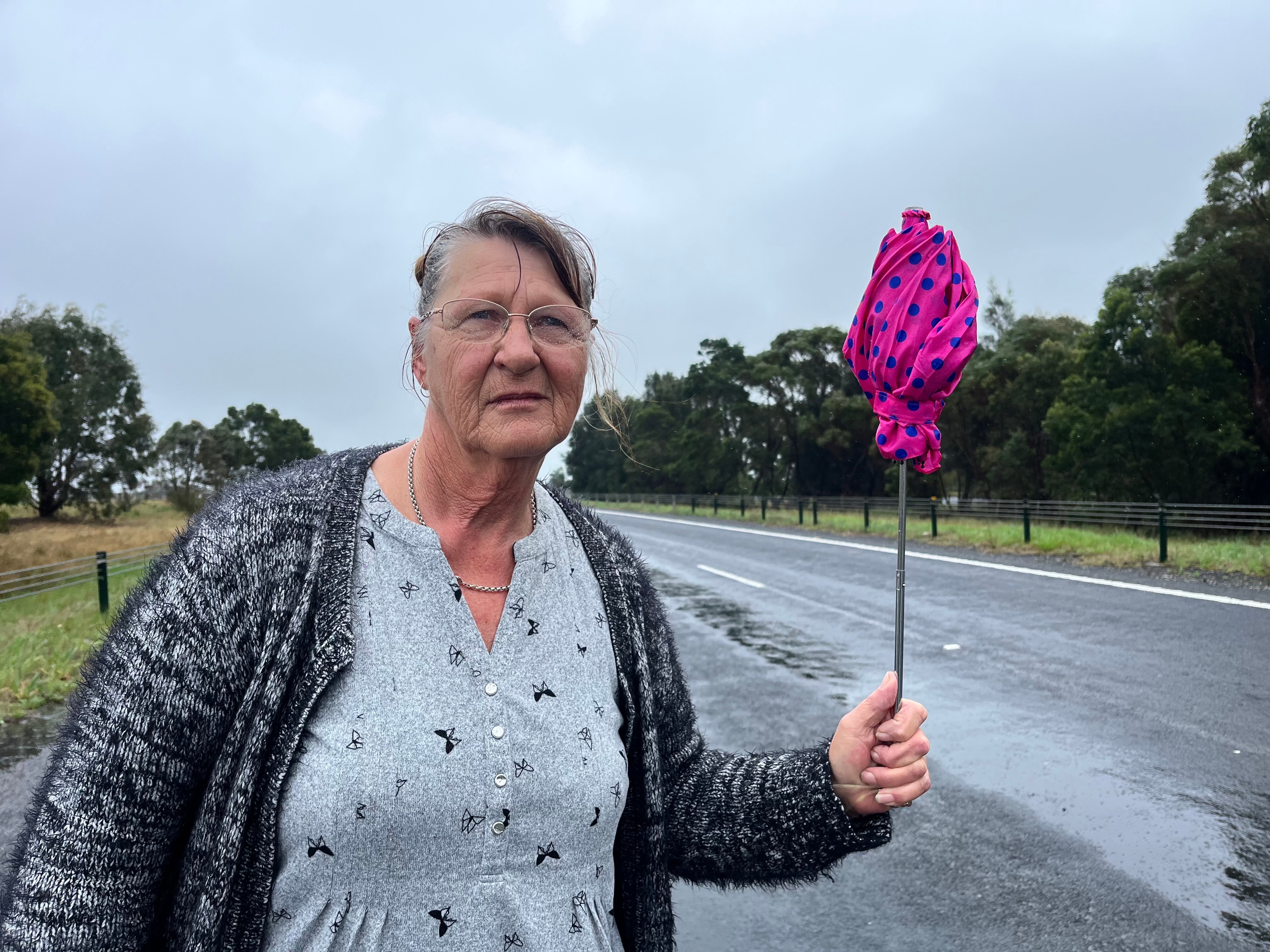Highway potholes puncture tyres after Victoria's latest bout of rain - ABC News & Headlines – Australian Broadcasting Corporation