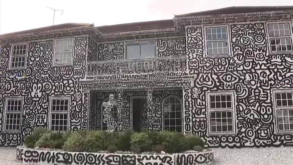 Black And White Doodle House