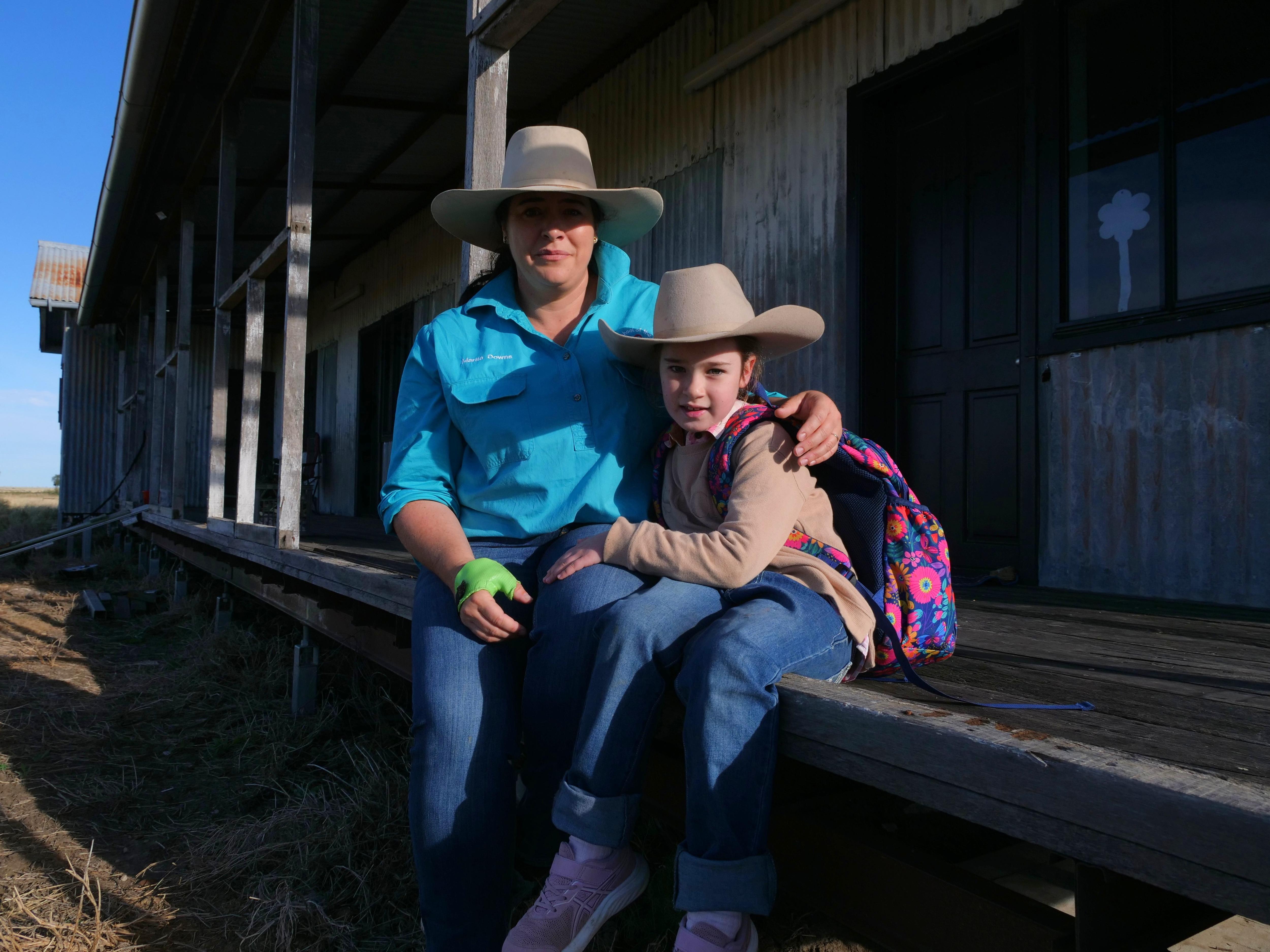 Remote parents 'need to know what to teach' as lesson plans slashed