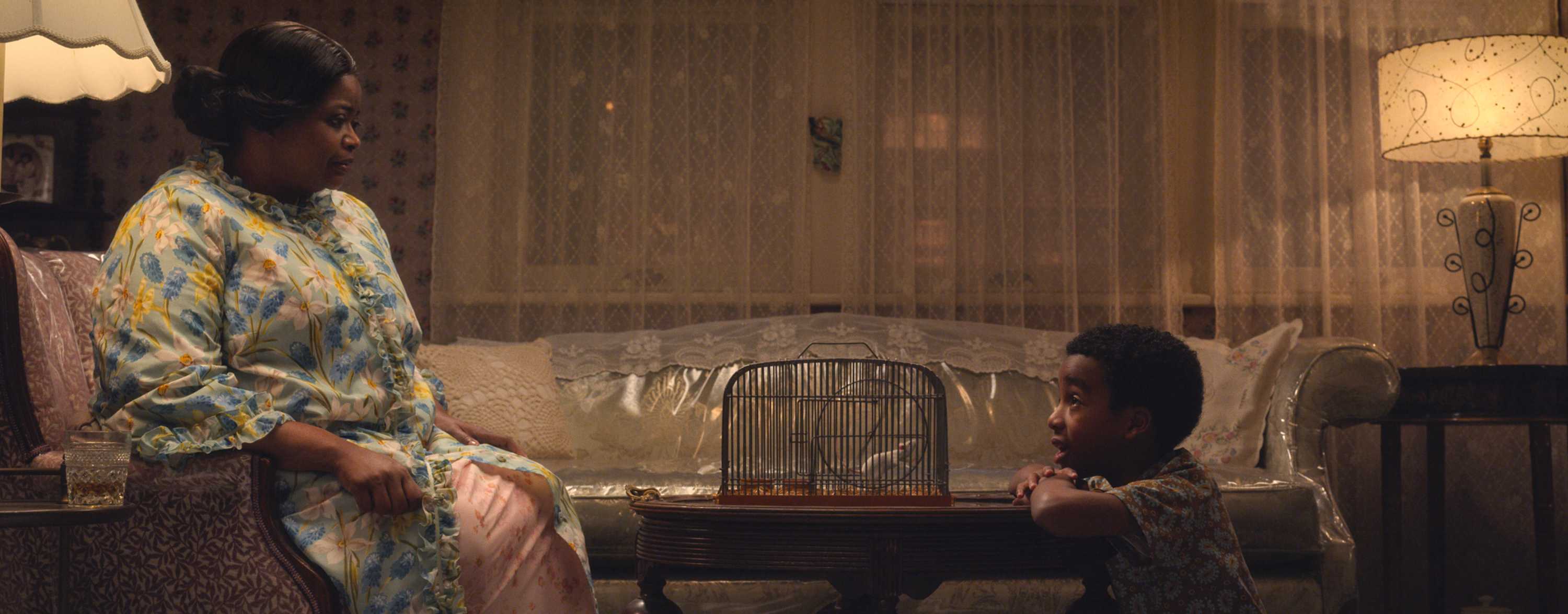 The Witches 2020 Remake Miscasts Anne Hathaway Tinkers With Roald Dahl S Book To Little Effect Abc News