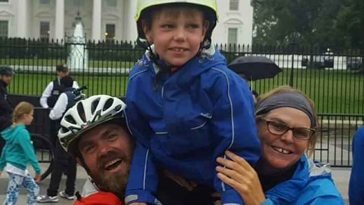 Fiona Churchman, Travis Saunders and Patch infront of The White House, Washington DC