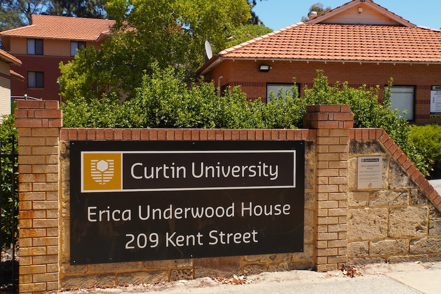 Sign for accommodation at Curtin University Erica Underwood House