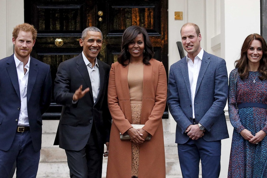 Barack Obama, Michelle Obama, Kate Middleton, Prince William, Prince Harry outside Kensington palace, april 22, 2016