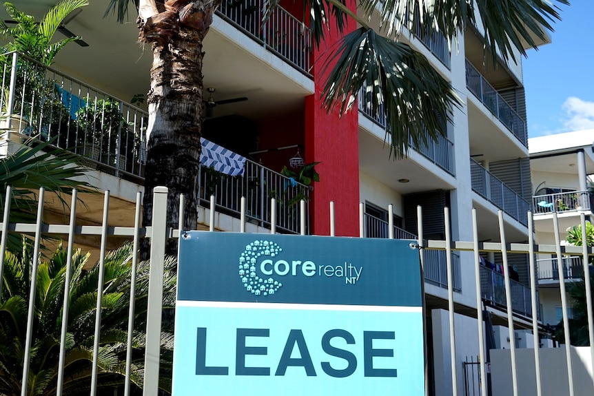 A for lease sign on a Darwin house.