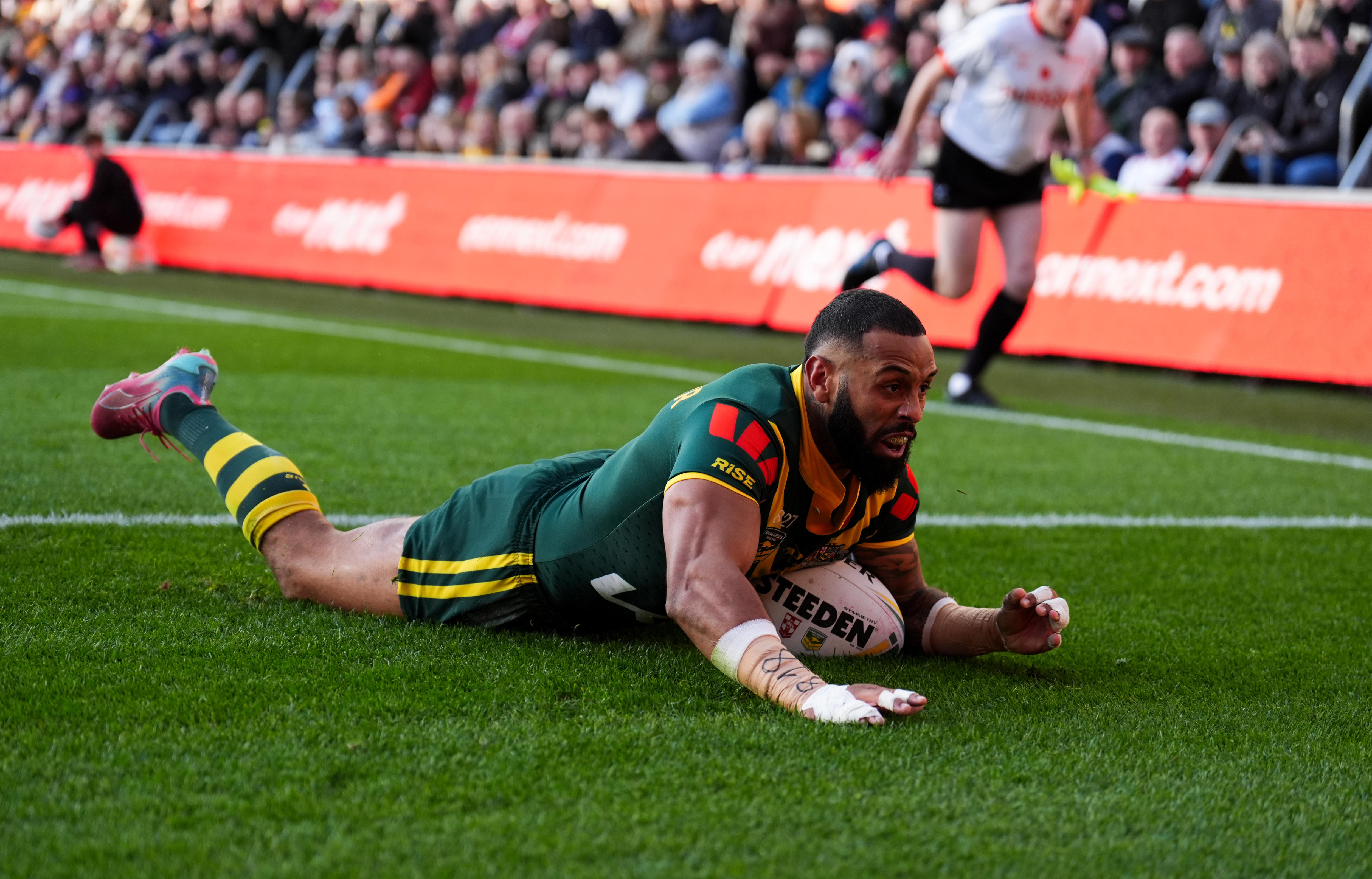 Live: Australia hold narrow lead after England revival