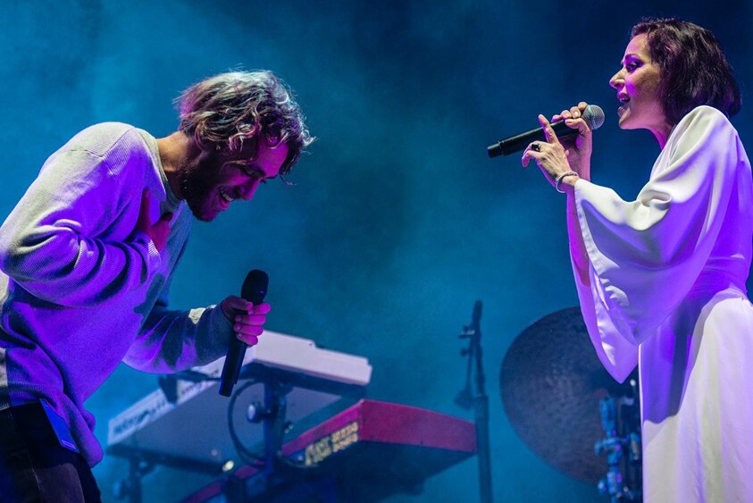 Matt Corby and Tina Arena performing at the Amphitheatre for Splendour In The Grass, 21 July 2019