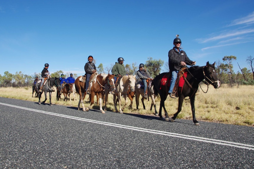 NT students honour Indigenous riders service in WWI