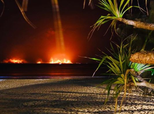 Queensland Fires Emergency Flares Up On Sunshine Coast, Residents Urged ...