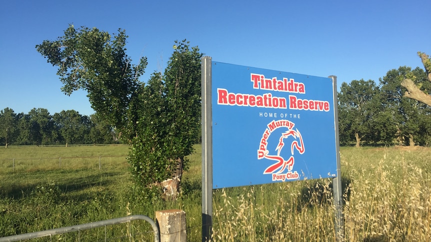 Tintaldra recreation reserve entry sign