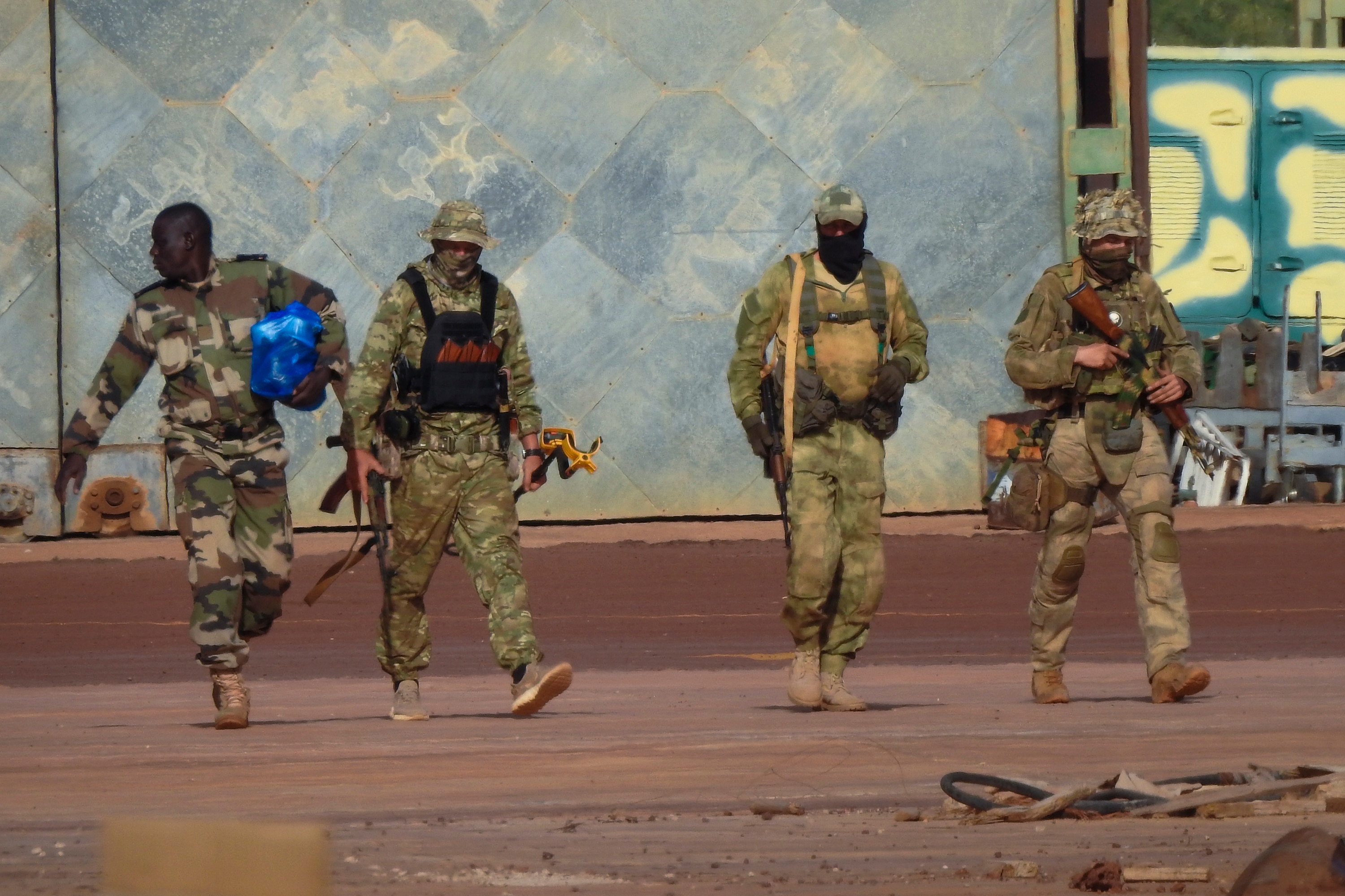 What is happening in Mali and how is Russia involved?