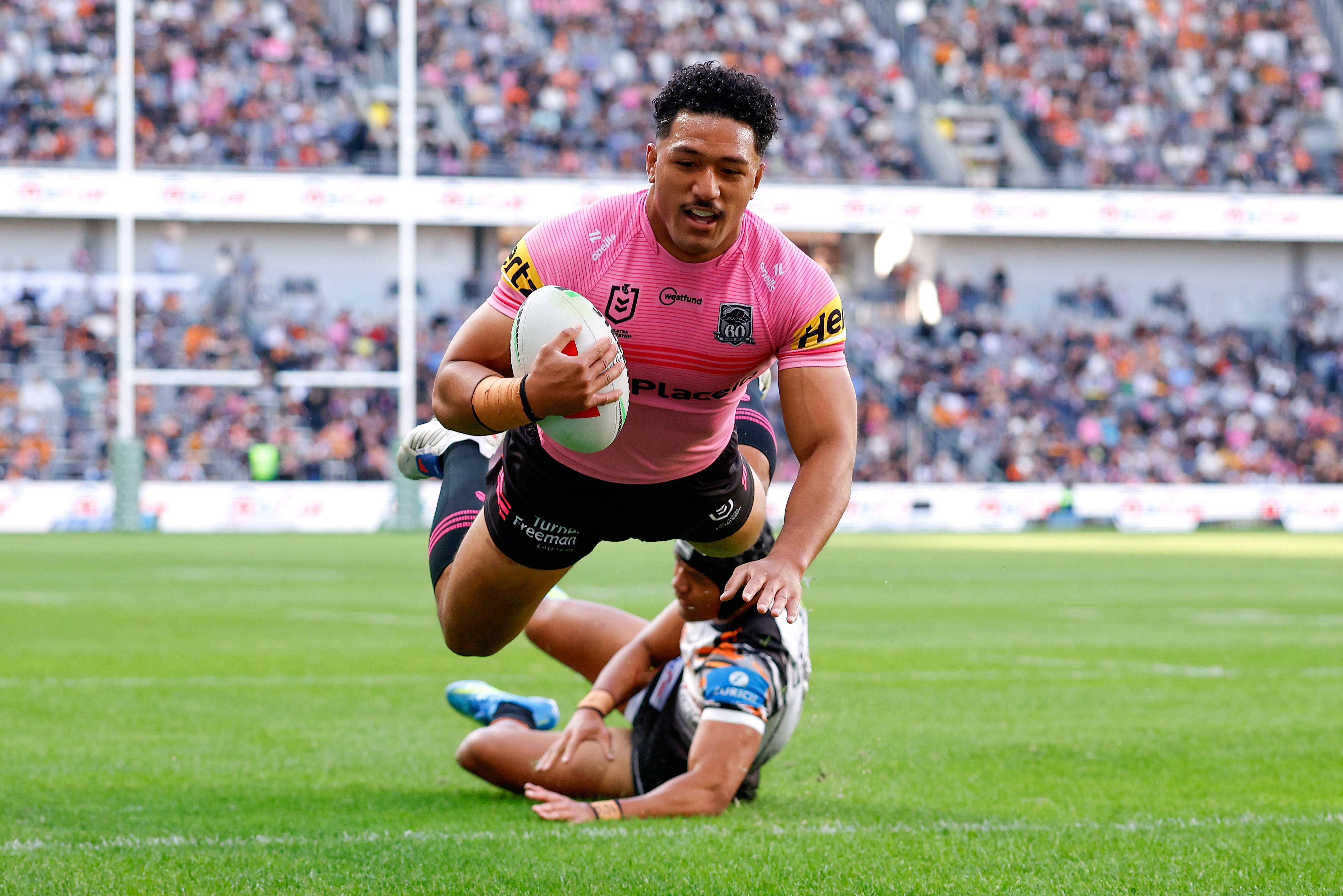 Live: Panthers with lightning start to lead Wests Tigers