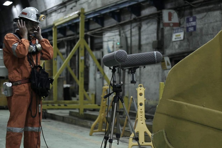 Fernando Godoy recording in El Teniente