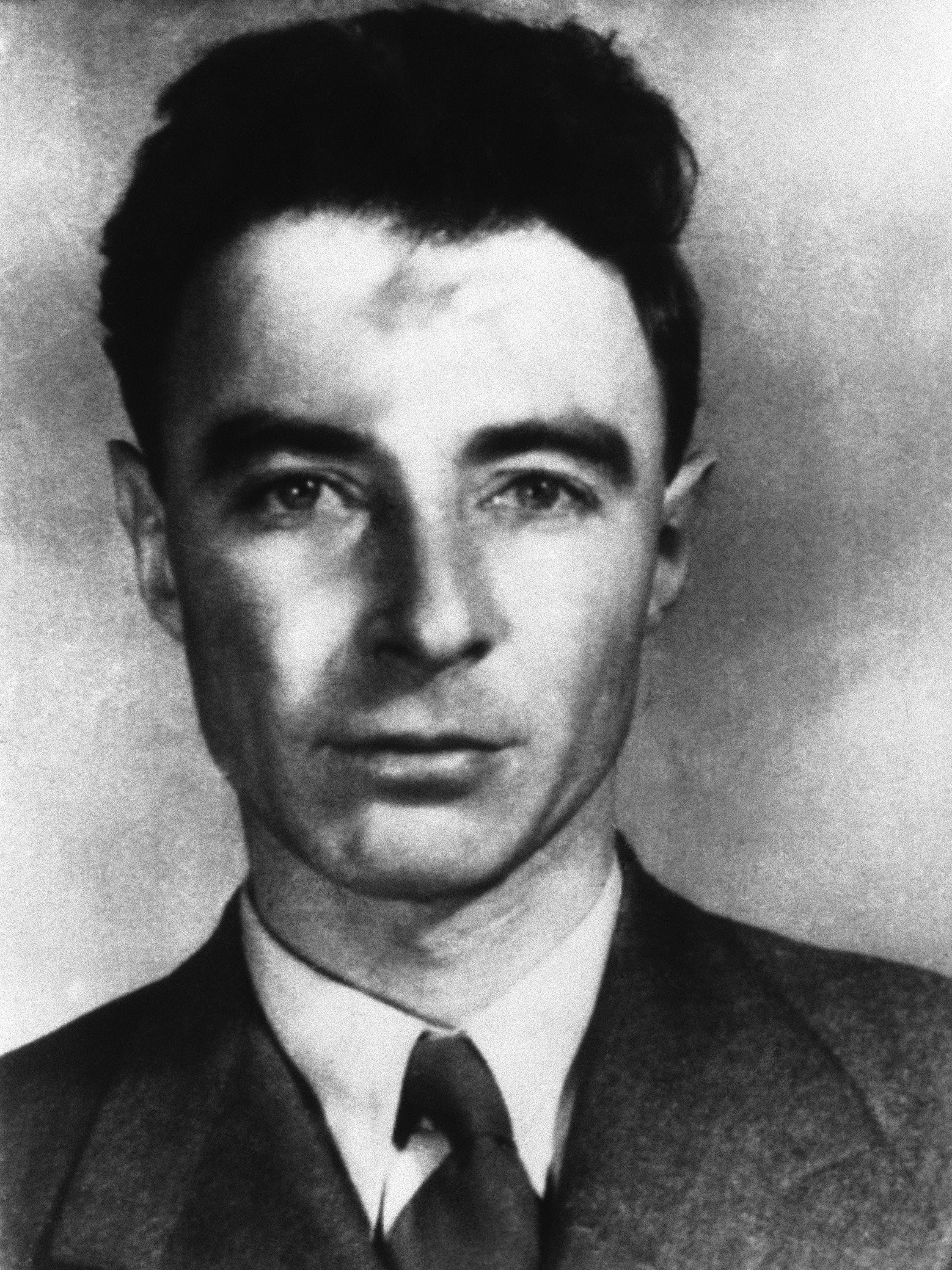 J. Robert Oppenheimer - Wikipedia