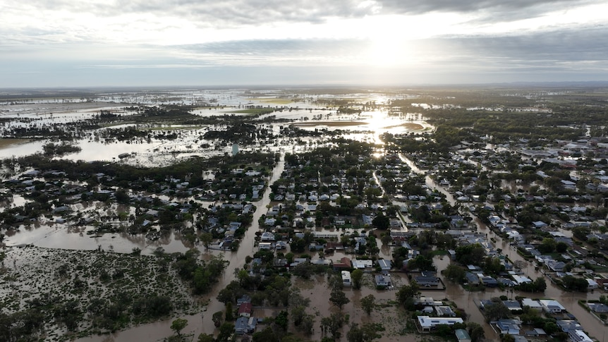 aerial picture of Moree houses flooded