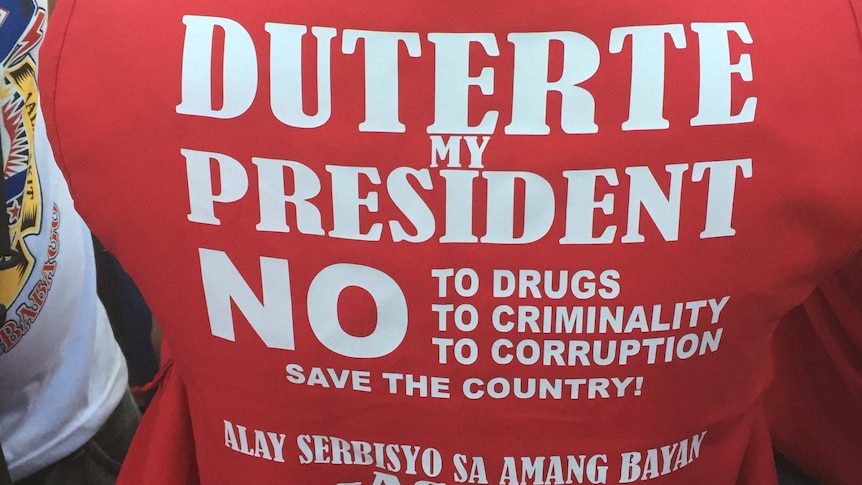 A person wearing a t-shirt supporting Philippines' presidential frontrunner Rodrigo Duterte.