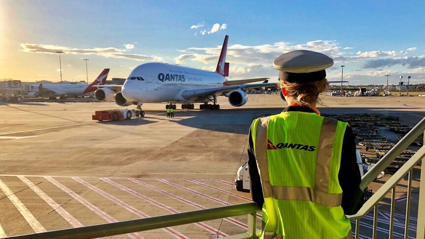 Pilot Qantas melihat pesawat Airbus A380
