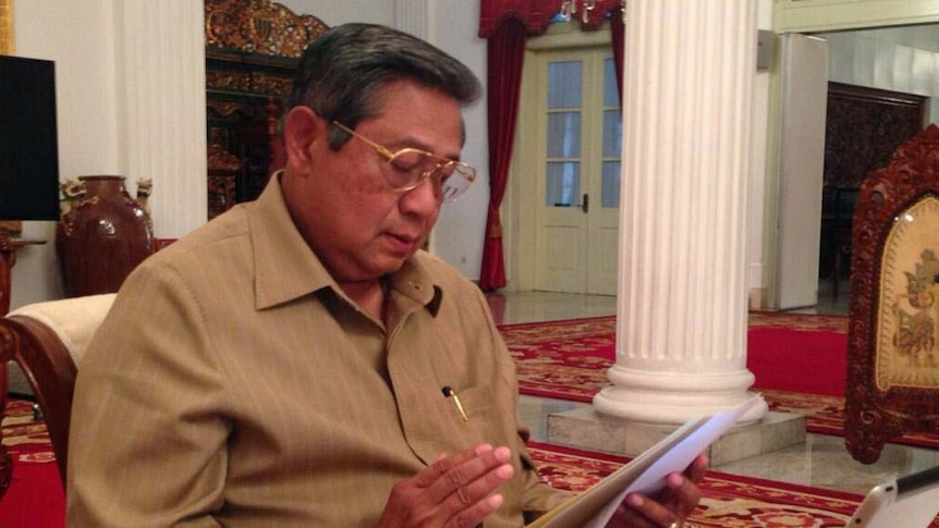 Indonesia's president SBY reads Tony Abbott's letter