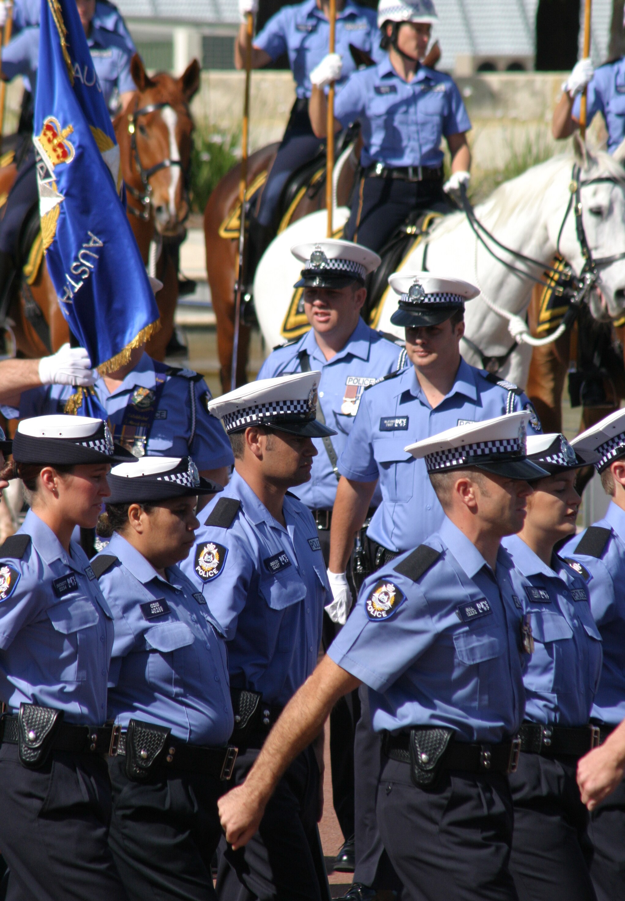 WA Labor promises another 500 police officers - ABC News