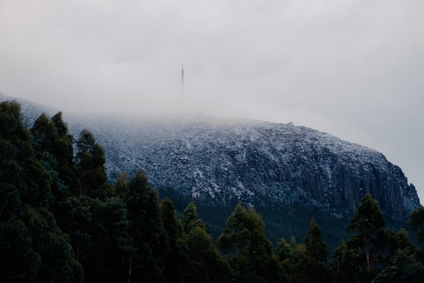 kunanyi/Mt Wellington covered in snow 