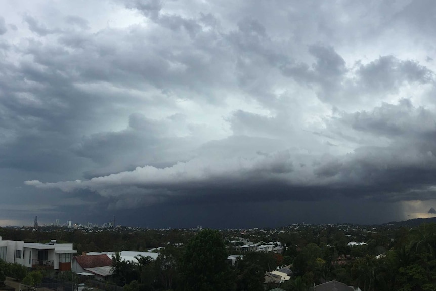 A severe thunderstorm approaching Brisbane