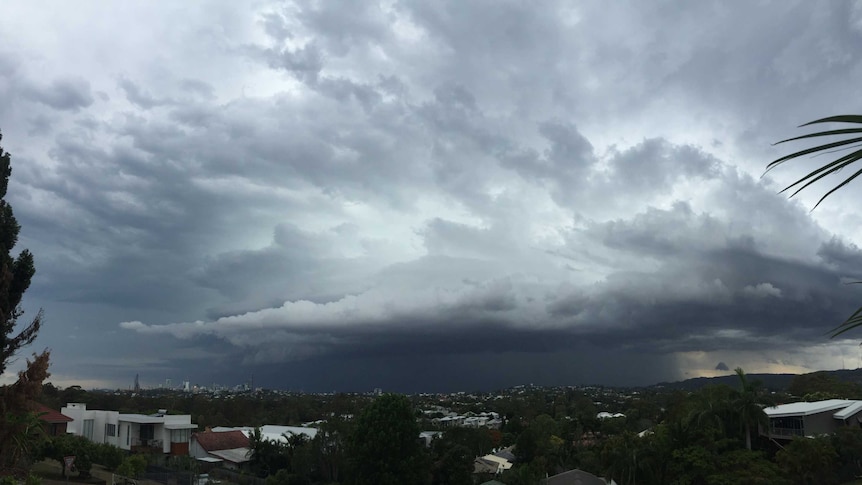 A severe thunderstorm approaching Brisbane